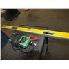 Image 1 : Bosch Battery Tester & 4 ft Level