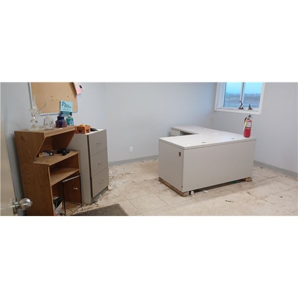 CONTENTS OF OFFICE SEE PHOTO