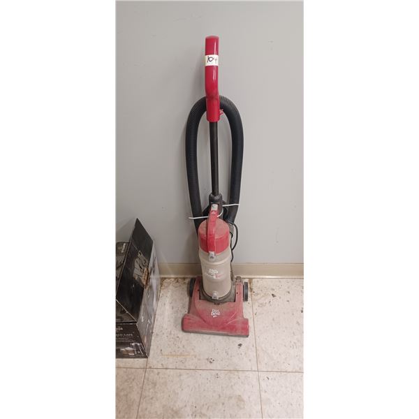 DIRT DEVIL QUIK LITE VACCUM