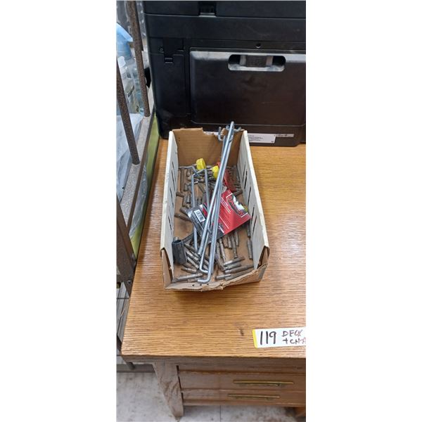 ASSORTED DRIVER BITS