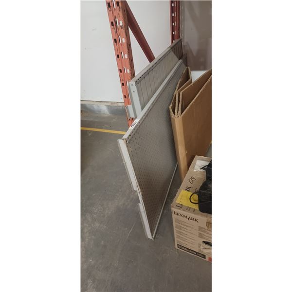 2 display boards one with slots , one with Peg holes