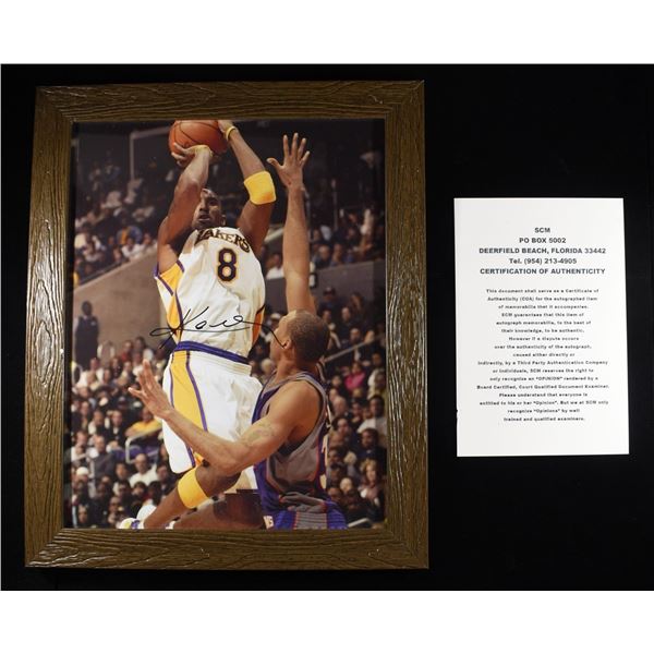 KOBE BRYANT SIGNED PHOTO 8 X 10 FRAMED W/ COA
