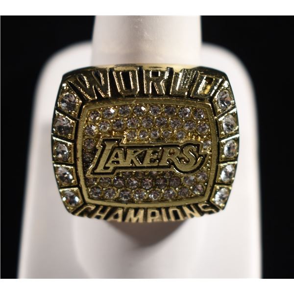 2000 BRYANT REPLICA CHAMPIONSHIP RING W/ BOX