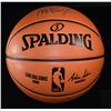 Image 2 : MAGIC JOHNSON SIGNED BASKETBALL