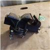 Image 1 : 4 inch bench vice