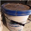 Image 7 : Two pails of tile adhesive unsure if they are still good