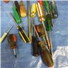 Image 2 : assorted screwdrivers