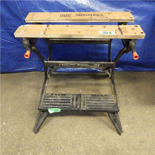 Workmate 300 Workbench  - ONE LEG DOES NOT LOCK IN