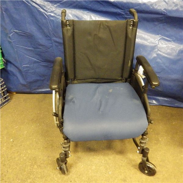 Wheelchair with removable seat