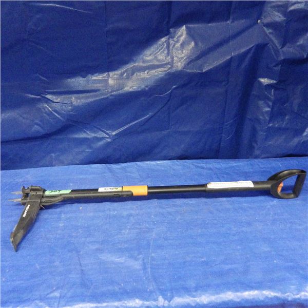 Fiskars easy weeder and ejector tool