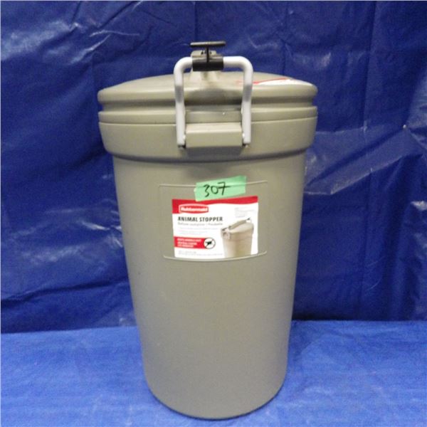 Rubbermaid 12 liter animal stopper garbage container