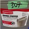 Image 4 : Rubbermaid 12 liter animal stopper garbage container