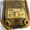 Image 2 : Singer sewing machine motor and foot control