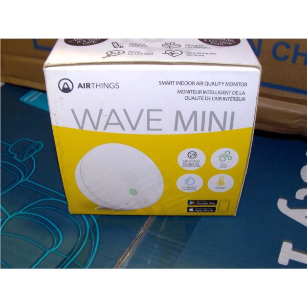 Airthings 292 Wave Mini Indoor Air Quality Monitor with Mold-Risk Indication - White