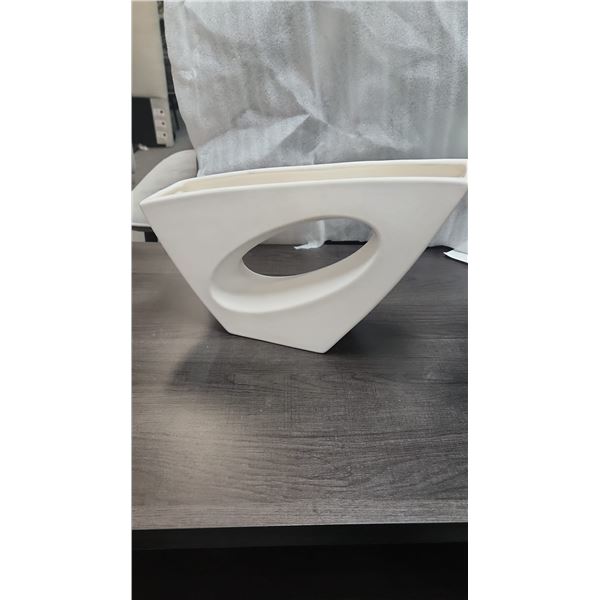 Ceramic vase Beige by Torry Tagus