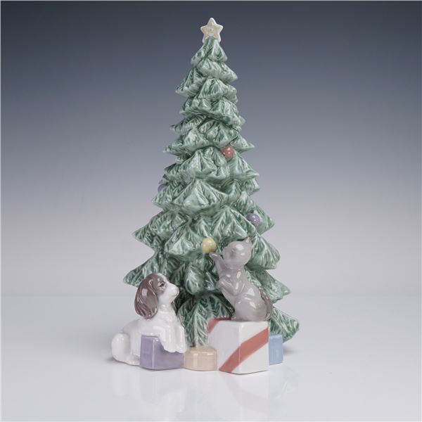 Nao by Lladro Christmas Figurine, Christmas Mischief 2001620