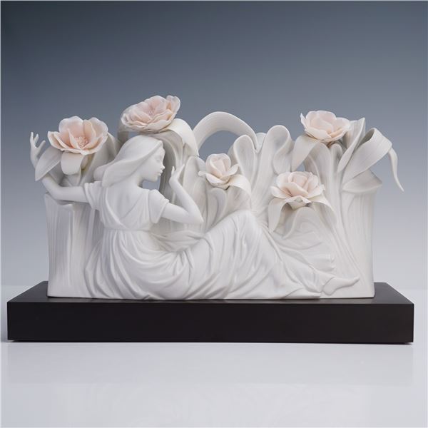 Lladro Porcelain Sculpture Air Nymph, 01011896