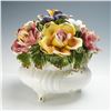 Image 2 : Capodimonte Porcelain Floral Centerpiece Sculpture