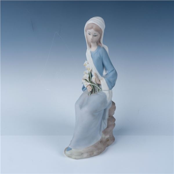 Lladro Porcelain Figurine, Girl with Lilies 1014972