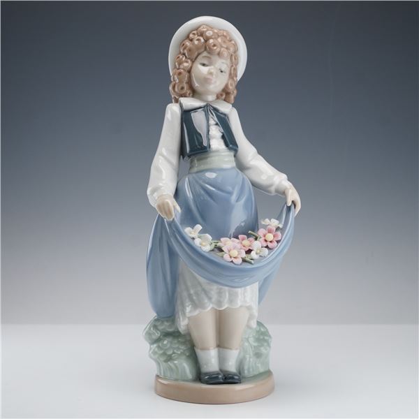 Nao by Lladro Porcelain Figurine, The School Girl