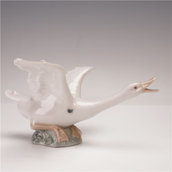 Lladro Porcelain Figurine, Duck Running 1001264