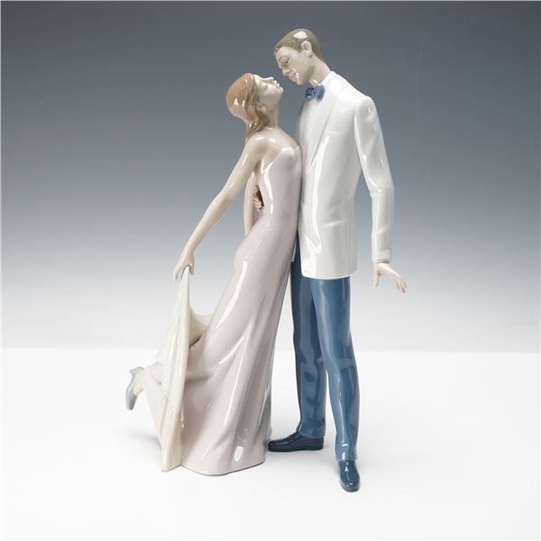 Lladro Porcelain Figurine, Happy Anniversary 1006475