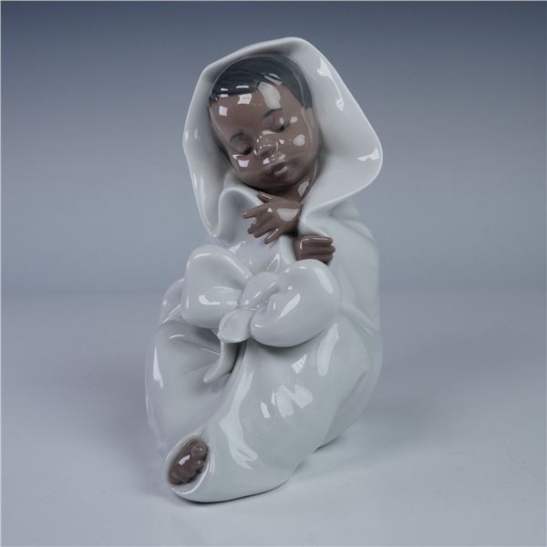 Nao by Lladro Porcelain Figurine, 'All Bundled Up',  Dated 2000
