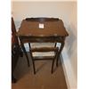 Image 1 : Desk & Chair C