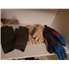 Image 9 : Handbags & Gloves A