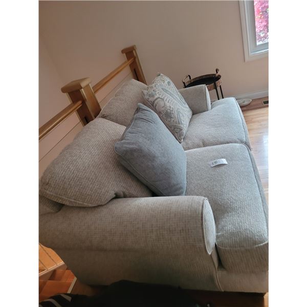 Ashley Love Seat B