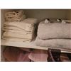 Image 5 : Towels, Bathroom Accessories A