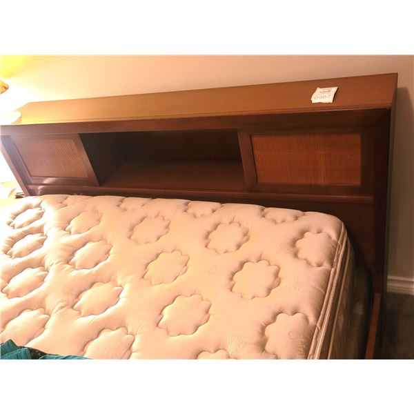 MCM Peppler Bed and Frame C