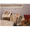 Image 1 : Blankets, Pillows A