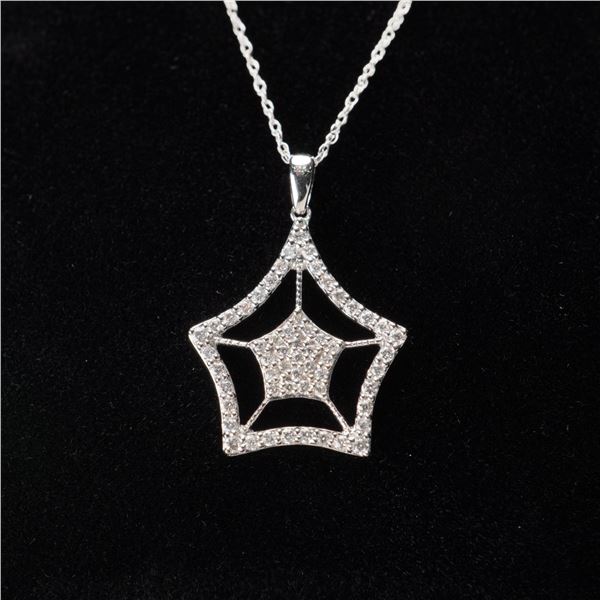 18K White Gold 0.36ctw Diamond Star Pendant Necklace