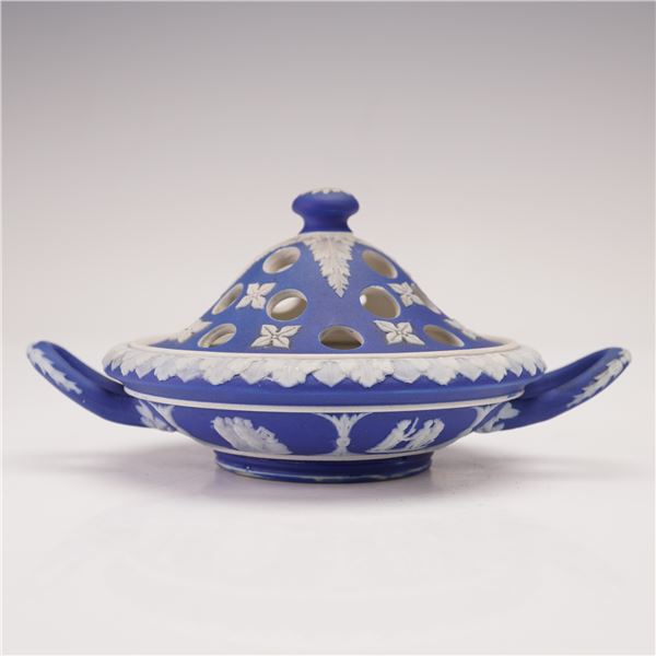 2pc Wedgwood Dipped Blue Jasperware Lidded Potpourri Bowl