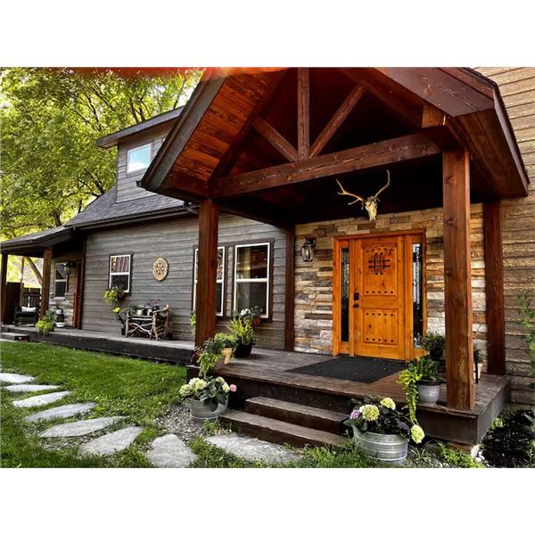 HEAVENS GATE OUTFITTERS:  5 DAY 1 x 1 BLACK BEAR HUNT FOR 2 HUNTERS IN IDAHO