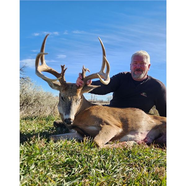 WHITETAIL HUNT IN SOUTH DAKOTA RIFLE OR ARCHERY FOR 1 HUNTER