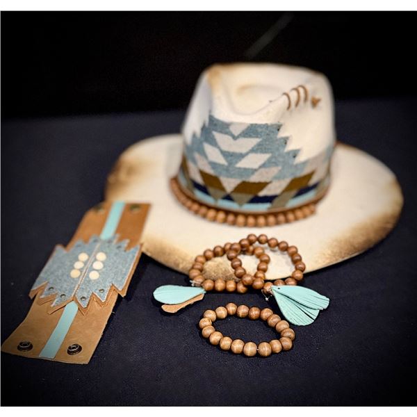 LADIES HAT & JEWELRY