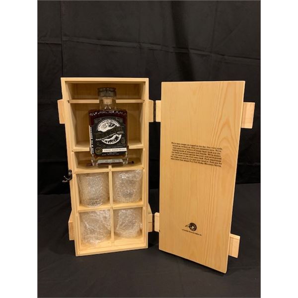 Full Curl 10yr Old Bourbon with 4 glasses and pine box.