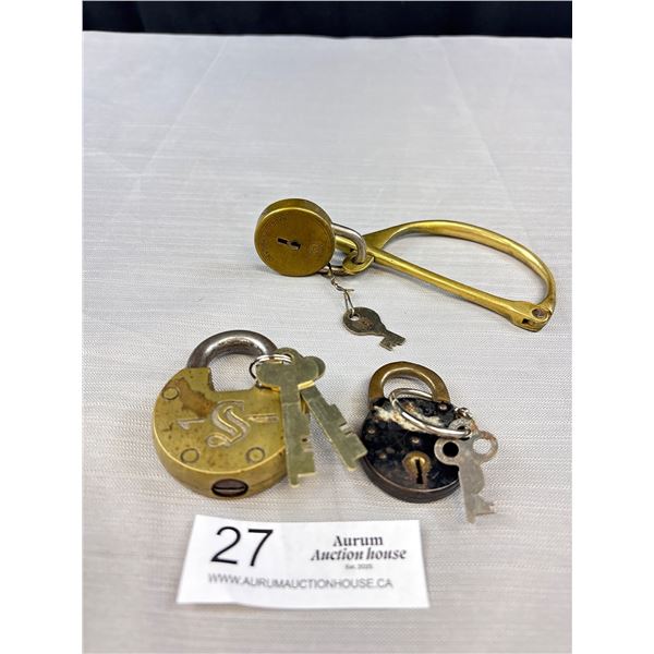 Lot of Vintage Locks w/ Keys