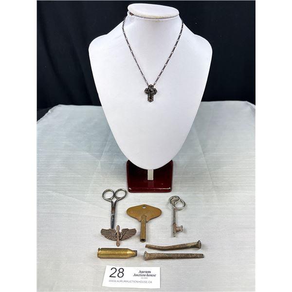 Lot of Antique Collectible Skelenton Keys Etc