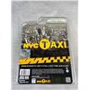 Image 5 : Lot of 3 Green Light Diecast Cars in Packages Taxi and Police Car