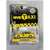 Image 6 : Lot of 3 Green Light Diecast Cars in Packages Taxi and Police Car