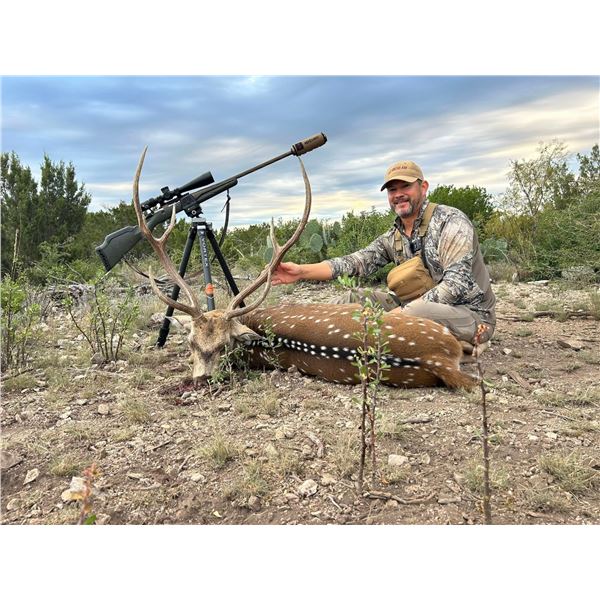 2026 Mathews ARC™ + 2.5-day, Hunt (Whitetail or Axis) for 1 w/ A-7 Outfitters (Del Rio, TX)