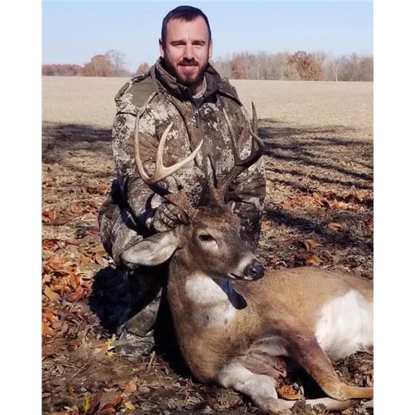 Premier Southern Illinois Whitetail Hunt for Two