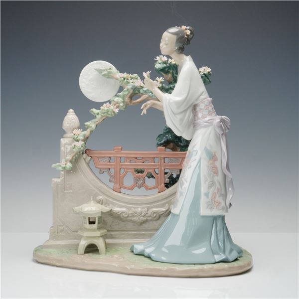 Lladro Porcelain Figurine, Oriental Moon 1008020