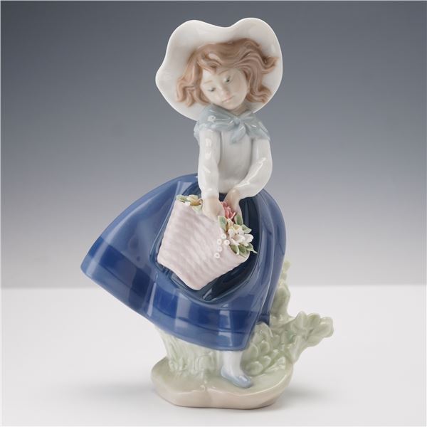 Lladro Porcelain Figurine Pretty Pickings 01005222