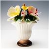 Image 2 : Nuova Capodimonte Italian Porcelain Floral Centerpiece