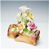 Image 2 : 3pc Nuova Capodimonte Porcelain Floral Sculptures