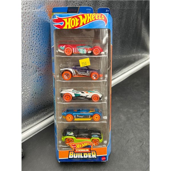 Hot Wheels Track Builder 5-Car Set with Groupo X24, Lightning Bug, and More
